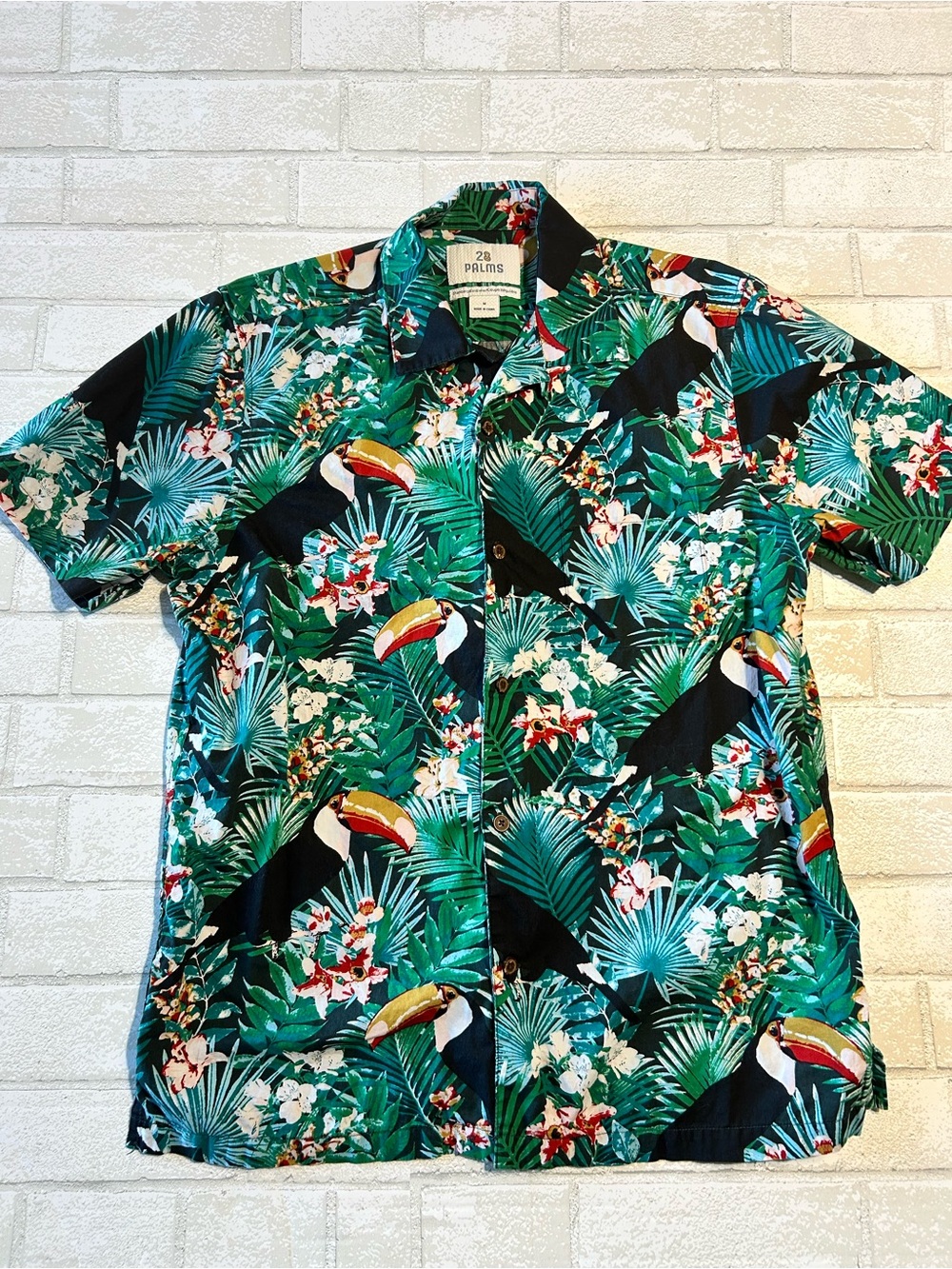 2B Palms Men’s Green Tropical Toucan Short Sleeve Button-Down Shirt